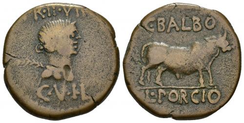 26 - HISPANIA ANTIGUA. CELSA. As. A/ Busto de Victoria a der., detrás palma; PR II VIR/ C V I L. R/ Toro a der., encima C BALBO/L PORCIO. AE 21,23 g. 31 mm. I-800. APRH-262. ACIP-1493. CC-4566, mismo ejemplar. Pequeñas grietas. MBC-.