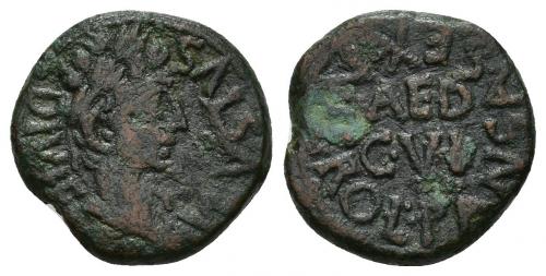 28 - HISPANIA ANTIGUA. CELSA. Augusto. Cuadrante. A/ Cabeza laureada a der.; AVGVSTVS DIVI F. R/ AED/ C V I; L PANSA SEX NIGRO. AE 3,15 g. 17 mm. I-818. APRH-277. ACIP-3168. CC-4631, mismo ejemplar. Erosión en rev. Pátina oscura. MMBC-/MBC. Rara. Ex Cayón Subastas, Subasta Rápida 53 (27-11-2018), lote 230.