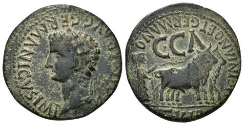 8 - HISPANIA ANTIGUA. CAESARAGUSTA. Calígula. As. A/ Cabeza laureada a izq.; G CAESAR AVG GERMANICVS IMP. R/ Yunta fundacional a der., encima C C A; LICINIANO ET GERMANO/ II VIR. AE 11,79 g. 29 mm. I-391. APRH-371b. ACIP-3100a. CC-4793, mismo ejemplar. Pátina oscura. MBC+. Muy escasa.