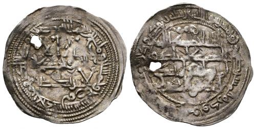 154   -  EMIRATO. MUHAMMAD I (852-886).Dírham. Al-Andalus. 257 H. AR 2,59 g. 29 mm. V-275. Perforación. MBC+. Escasa.