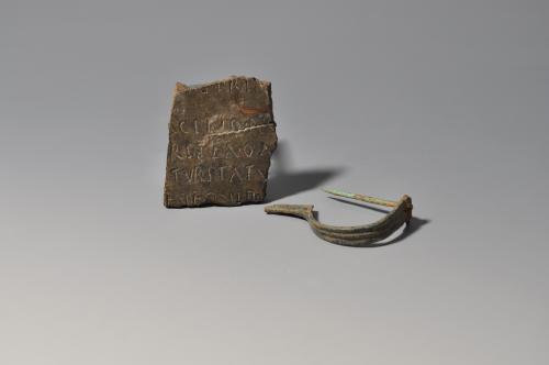 2045 - ARQUEOLOGÍA