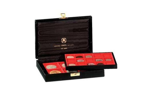 311   -  Estuche "Abafil". Con 2 bandejas de 15 espacios cada una.