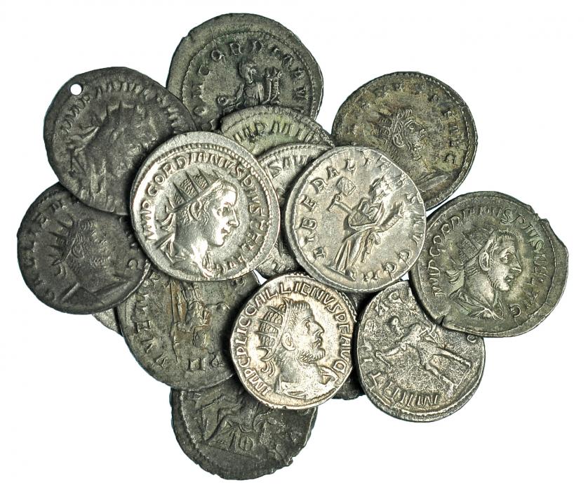 178   -  Lote 15 antoninianos: Filipo I, Trajano Decio, Treboniano Galo, Gordiano III, Galieno y Otacilia Severa. Uno de ellos con agujero. Calidad media MBC.