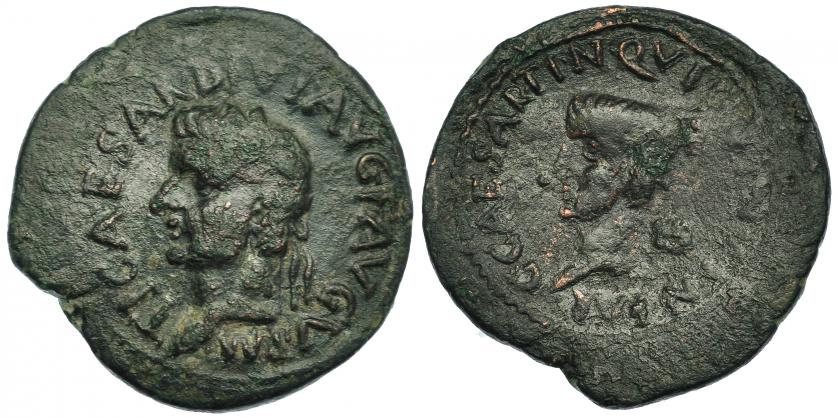 19   -  CARTHAGO NOVA. Tiberio. As. A/ Cabeza laureada a izq.; TI. CAESAR DIVI AVG F AVGV. P.M. R/ Cabeza a izq. C. CAESAR. TI. N. QVINQ. IN VIN KAR. I-601. RPC-182. Concreciones. Pátina oscura. MBC.