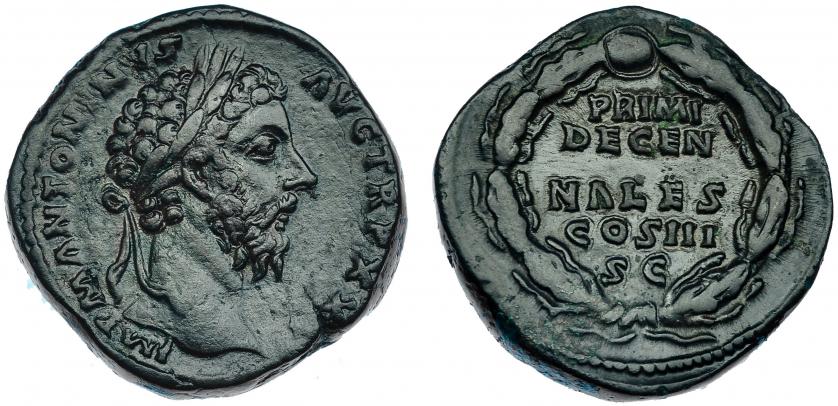 260   -  MARCO AURELIO. Sestercio. Roma (170-171). A/ Cabeza laureada a der.; IMP. M. ANTONINVS AVG TR P XXV. R/ PRIMI/ DECENALES/COS. III/ S.C. RIC-1006. Pátina verde oscura. MBC+. Escasa.