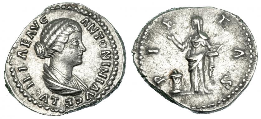 265   -  LUCILA. Denario. Roma (161-163). R/ Pietas ofrendando en altar a izq.; PIETAS. RIC-775. MBC+.