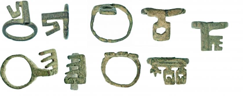 731   -  ROMA. Imperio Romano. Bronce. Lote de 5 anillos llave. Diámetro: 14-18 mm. Procedente de colección privada española años 1970-80.