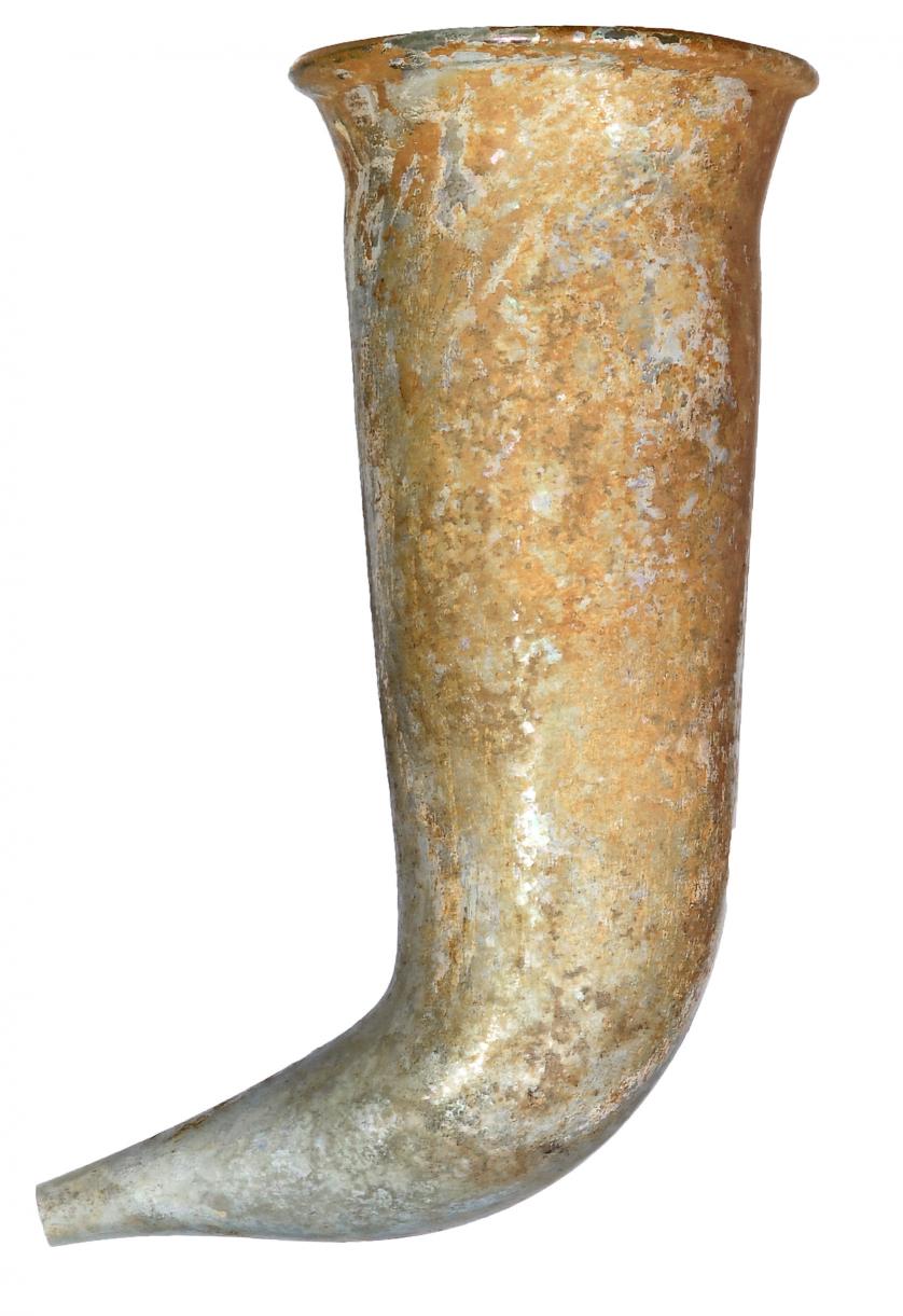 744   -  ROMA. Imperio Romano. Vidrio. Rython. Presenta pequeñas irisaciones y pátina de opacidad. Altura: 15,0 cm. Procedente de colección privada española años 1970-80.