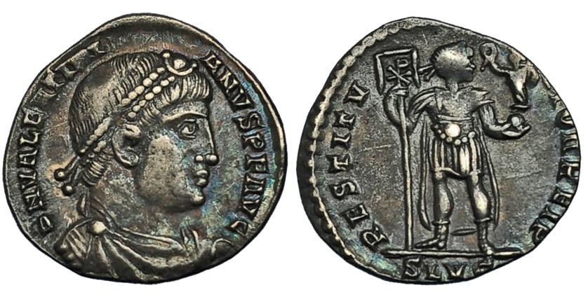 227   -  VALENTINIANO I. Silicua. Lugdunum (364-367). R/ El emperador en traje militar con victoria y lábaro con crismón; RESTITVTOR REIP, exergo SLVG. RIC-6b. MBC. Ex hallazgo East Harptree.