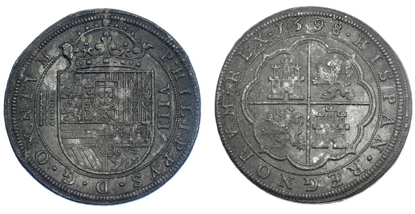 275   -  8 reales. 1598. Segovia. Tipo OMNIVM. AC-719. Oxidaciones marinas. MBC.