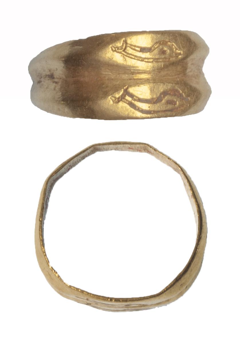 481   -  ROMA. Imperio Romano. I-II d.C. Oro. Anillo con representación de dos delfines. Diámetro 13 mm.