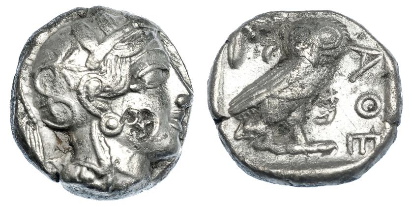 266   -  ÁTICA. Atenas. Tetradracma (454-405 a.C.). A/ Cabeza de Atenea a der. En la mejilla contramarca en forma de ¿pájaro volando o flor de lis? R/ Lechuza a der. dentro de cuadrado incuso, detrás rama de olivo, delante AQE y contramarca. AR 16,80 g. COP-34-37. SBG-2526. Contramarcas en anv. y rev. MBC/MBC-.