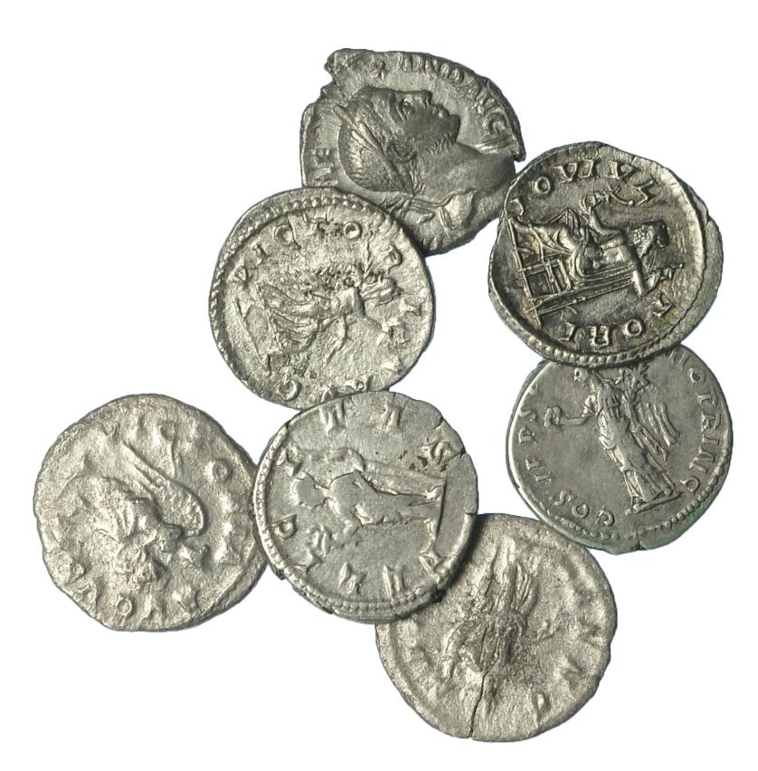 292   -  Lote 7 denarios: Trajano (1), Alejandro Severo (5) y Julia Domna (1). Uno con grieta. De BC a MBC.