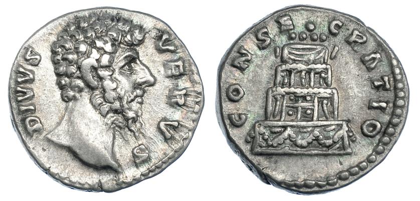 376   -  LUCIO VERO. Denario. Roma (169). R/ Pira funeraria; CONSECRATIO. RIC-596b. MBC+.