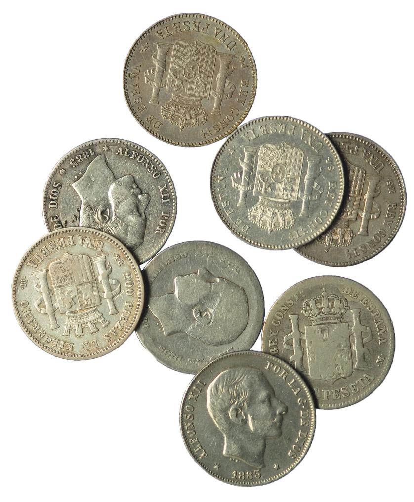 635   -  Lote 8 monedas: peseta 1870, 1881, 1883, 1885 *85 y*86, 1896, 1899 y 20 centavos de peso 1885. De BC+ a EBC.