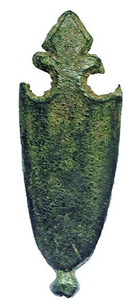 2085   -  PERÍODO MEDIEVAL CRISTIANO. Contera de vaina (XIII-XV d.C.). Bronce. Altura 5,2 cm.