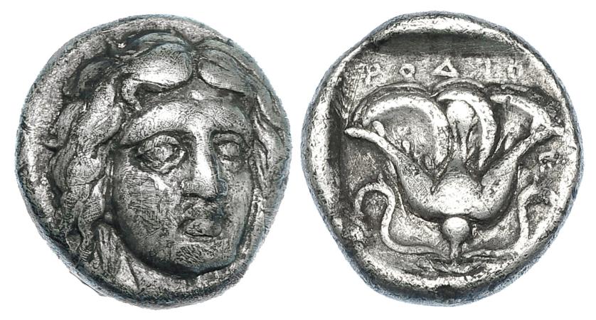 3011   -  ISLAS DE CARIA. Rodas. Dracma (¿s. IV a.C.?). R/ Rosa, encima RODION (griego) dentro de cuadrado incuso. AR 3,48 g. COP-739 vte. SBG-504 vte. MBC-.