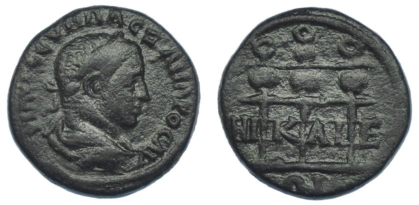 3066   -  ALEJANDRO SEVERO. AE-20. Nikeia (Bitinia). R/ Tres estandartes, entre ellos NI-K-AI-E/WN. RPC-IV, 3201. BC+.