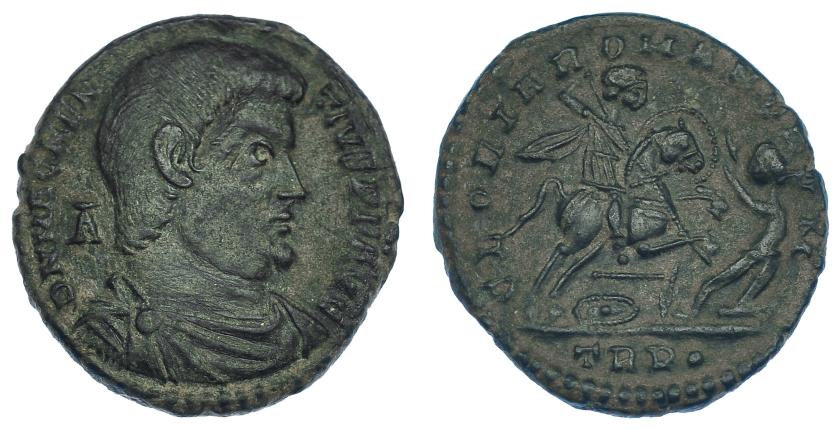 3105   -  MAGNENCIO. Centenionalis. Treveris (350-353). A/ A detrás del busto. R/ GLORIA ROMANORVM, marca de ceca TRP . . RIC-70. Pátina verde. MBC.