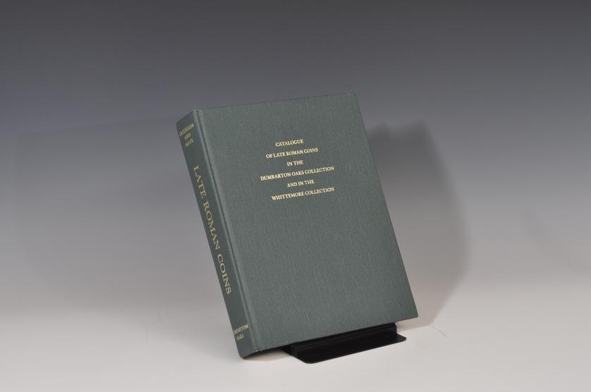 772   -  Ph. Grierson y M. Mays, Catalogue of Late Roman Coins in the Dumbarton Oaks Collection and in the Wittemore Collection. From Arcadius and Honorius to the Accession of Anastasius, Washington, 1992.