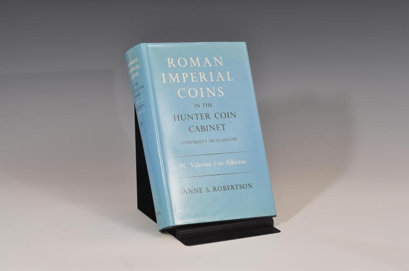 773   -  A. S. Robertson, Roman Imperial Coins in the Hunter Coin Cabinet. University of Glasgow. IV. Valerian I to Allectus, Oxford University Press, 1978.