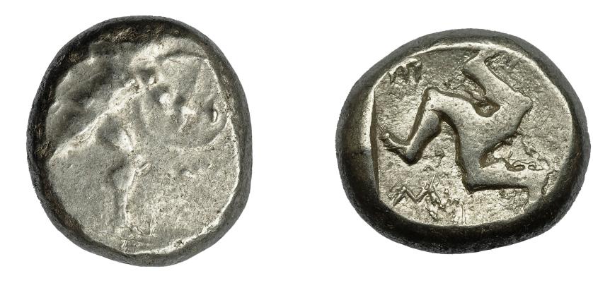 2116   -  GRECIA ANTIGUA. Panfilia. Aspendos. Estátera (465-430 a.c.). A/ Guerrero avanzando a der. con escudo y lanza. R/ Trisqueles dentro de cuadrado incuso; EW. Ar 10,9 g. 19,2 mm. COP-153. Acuñación floja. BC+.