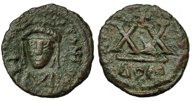 2327 - IMPERIO BIZANTINO. TIBERIO II CONSTANTINO. 1/2 follis. Roma. sin año (578-582). AE 4,92 g. 19 mm. DOC-61a. BC+/MBC-.