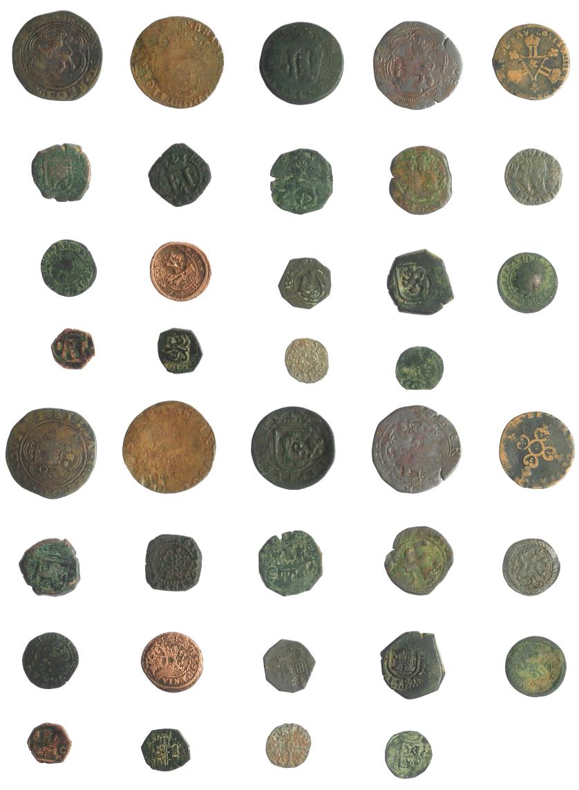 2455   -  FELIPE II. Lote de 19 monedas de Reyes Católicos (4), Felipe II (4), Felipe III (2), Felipe IV (2), Carlos II (2), Carlos I (2) y 2 navarras. De MC a MBC-.