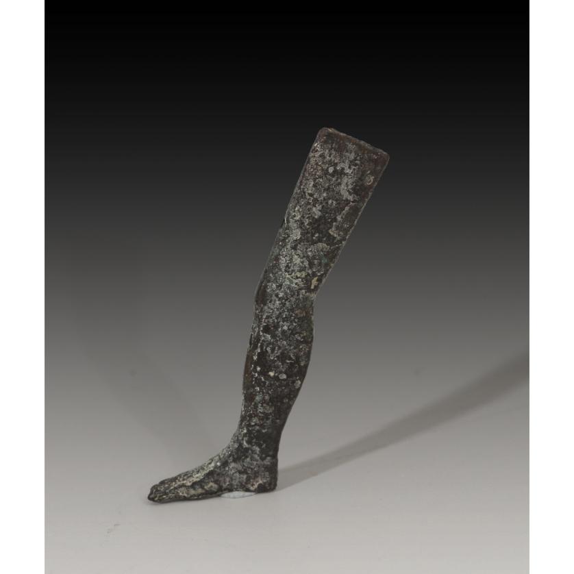 2669   -  HISPANIA ANTIGUA. Cultura ibérica. Exvoto (IV-II a.C.). Bronce. Altura 3,6 cm.