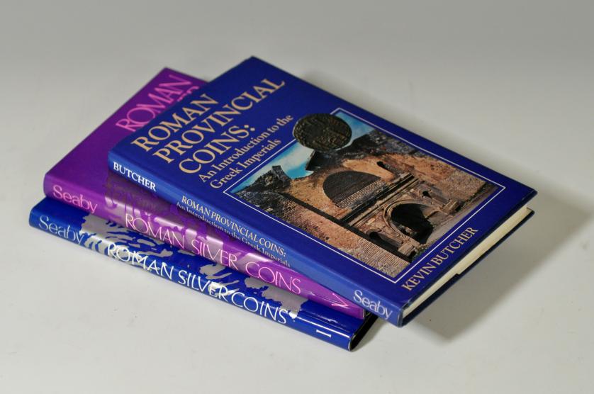 1269   -  Lote 3 libros ed. Seaby: Roman Silver coins, vol I. Republic to Augustus, 1978, y vol. V. Carausius to Romulus Augustus, 1990, y K. Butcher, Roman Provincial coins: An Introduction to the Greek Imperials, 1988.