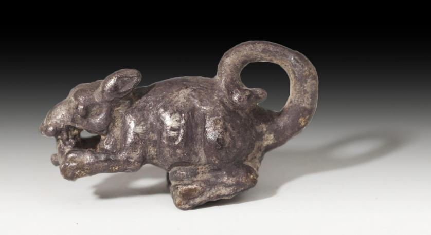 2042   -  ROMA. Imperio Romano. Figura de ratón (II-IV d.C.). Plata. Longitud 25 mm.