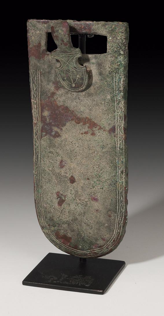 2049   -  VISIGODO. Hebilla (VII d.C.). Bronce. Con decoración geométrica. Longitud 14,5 cm.