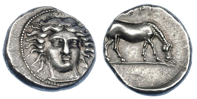 389   -  GRECIA ANTIGUA. TESALIA. Larisa. Dracma (395-344 a.C.). A/ Cabeza de ninfa semifrontal a der.; encima ley. griega SIMO. R/ Caballo pastando a der., encima (LA)RI, en griego. AR 6,22 g. 18,9 mm. COP-No. SBG-2124 vte. EBC-.