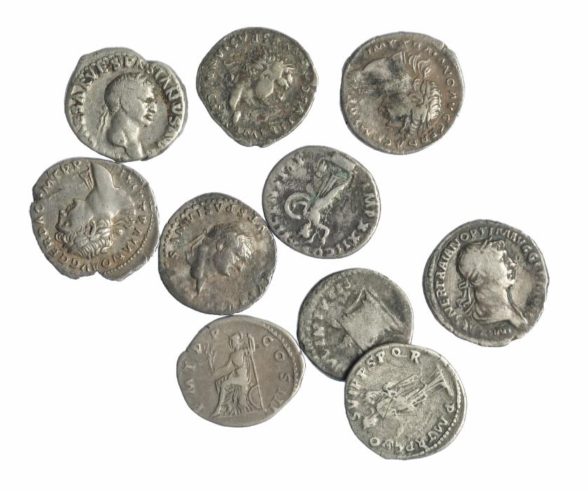 433   -  IMPERIO ROMANO. Lote de 10 denarios: Vespasiano (2), Tito (1), Domiciano (2), Trajano (4), Adriano (1). BC+/MBC-.
