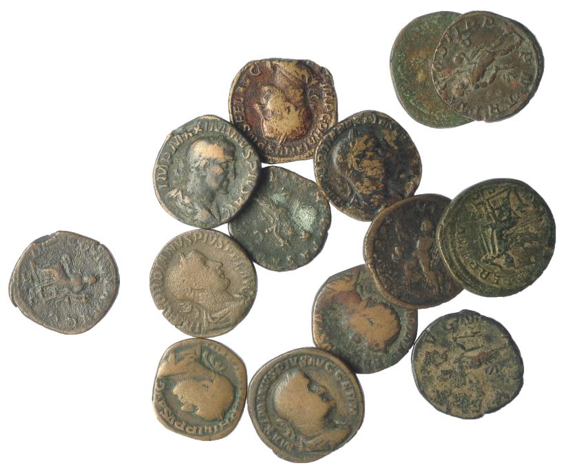 438   -  IMPERIO ROMANO. Lote de 14 sestercios: Maximino I (2), Otacilia Severa (1), Julia Mamea (1), Filipo I (4), Gordiano III (5), Alejandro Severo (2). Calidad media BC/BC+.