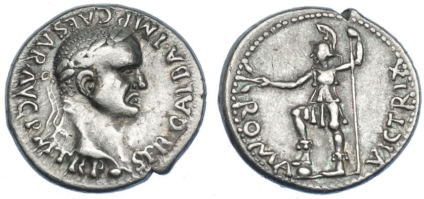 450   -  IMPERIO ROMANO. GALBA. Denario. Tarraco (68 d.C.). A/ Cabeza laureada a der. con globo en la parte inferior; SER GALBA IMP CAESAR AVG P M TR P. R/ Roma a izq. con rama, lanza y pisando globo; ROMA VICTRIX. AR 3,53 g. 18,1 mm. RIC-60. MBC. Rara.