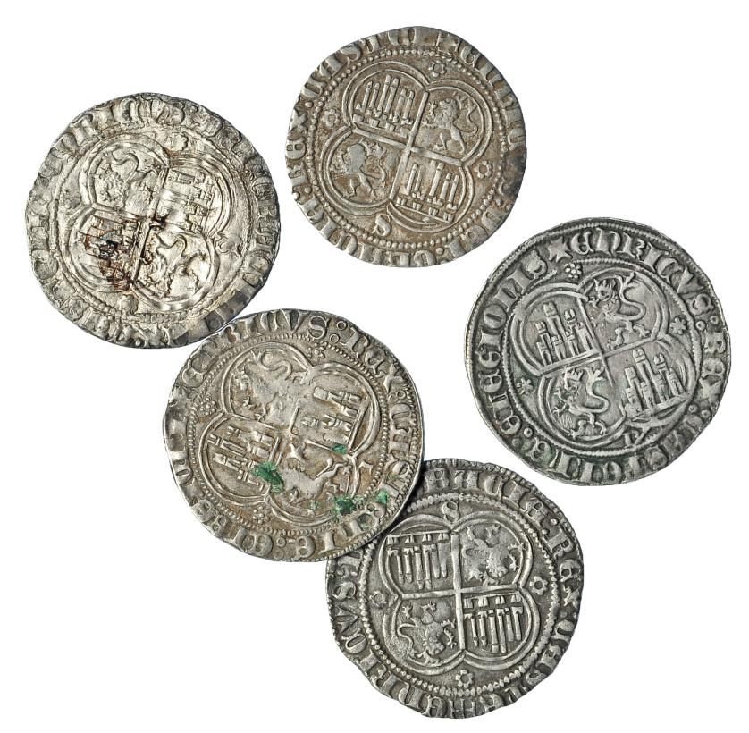 664   -  REINOS DE CASTILLA Y LEÓN. Lote de 5 monedas de 1 real de Enrique II: Burgos (2) y Sevilla (3). MBC.