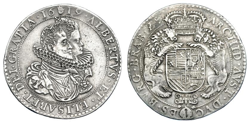 899   -  COLECCIÓN DE DUCATONES Y PATAGONES DE DOBLE PESO. ISABEL Y ALBERTO. Doble ducatón. 1619. Amberes. A/ . ALBERTVS. ET. ELISABET. DEI. GRATIA. R/ .ARCHID. AVST. DUC-ES. BVRG. BRAB. ZC. AR 60,43 g. DEL-248a (r2). DAV-4427. MBC+/MBC. Muy rara.