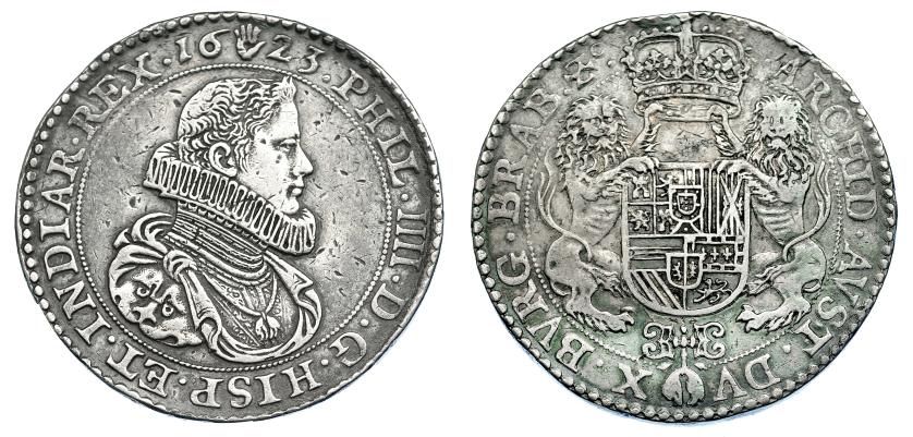 901   -  COLECCIÓN DE DUCATONES Y PATAGONES DE DOBLE PESO. FELIPE IV. Doble ducatón. 1623. Amberes. A/ PHIL. IIII. D. G. HISP. ET. INDIAR. REX. R/ . ARCHID- AVST. DVX. BVRG . BRAB . Zc. AR 60,15 g. DEL-274a (R2). DAV-4443. Golpecito en canto. Pequeñas marcas. MBC. Muy rara.