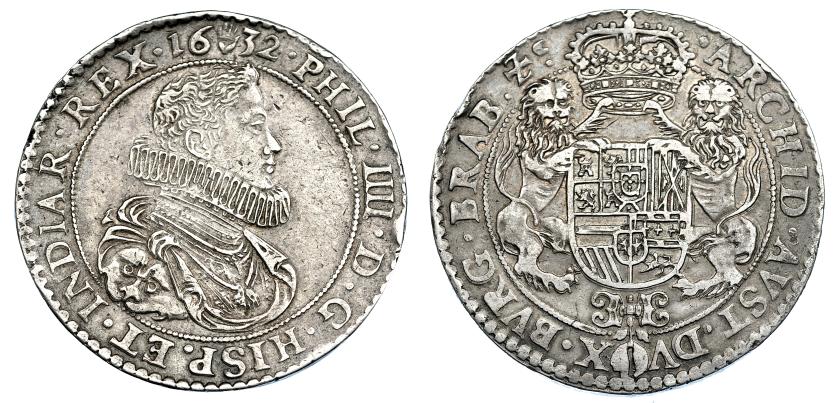 903   -  COLECCIÓN DE DUCATONES Y PATAGONES DE DOBLE PESO. FELIPE IV.  Doble ducatón. 1632. Amberes. A/ PHIL. IIII. D. G. HISP. ET. INDIAR. REX. R/ . ARCHID- AVST. DVX. BVRG . BRAB . Zc. AR 64,92 g. DEL-274a (R2). DAV-4443. Tres golpecitos en canto. Pequeñas marcas. MBC+. Muy rara.