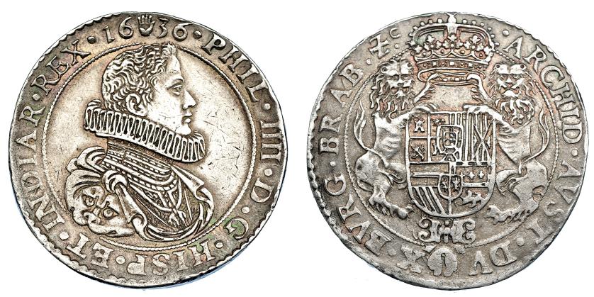 904   -  COLECCIÓN DE DUCATONES Y PATAGONES DE DOBLE PESO. FELIPE IV.  Doble ducatón. 1636. Amberes. Primer tipo. A/ PHIL. IIII. D. G. HISP. ET. INDIAR. REX. R/ . ARCHID- AVST. DVX. BVRG . BRAB . Zc. AR 64,92 g. DEL-274a (R2). DAV-4443. Tres golpecitos en canto. MBC+. Rarísima en esta conservación.