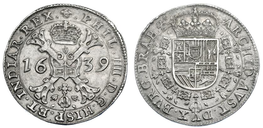 926   -  COLECCIÓN DE DUCATONES Y PATAGONES DE DOBLE PESO. FELIPE IV.  Doble patagón. 1639. Bruselas. A/ . PHIL. IIII. D. G. HISP. ET. INDIAR. REX. R/ . ARCHID. AVST. DVX. BVRG. BRAB. Zc. AR 56,12 g. DEL-no. Vanhoudt-(R3). EBC. Rarísima en esta conservación. Ex Vico subasta 2-2-1991, lote 448.