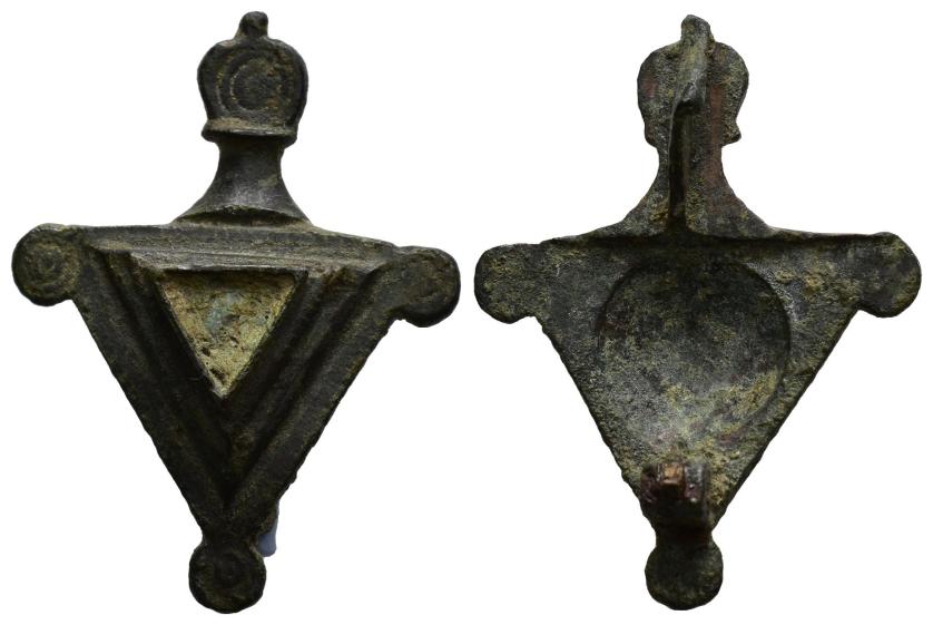 75   -  ROMA. Porta amuletos. Siglo I-III. d.C. Bronce. 33 mm.