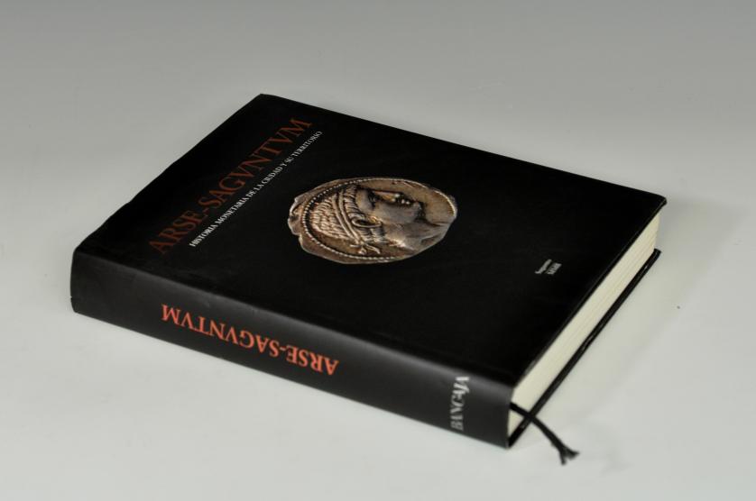 1036   -  LIBROS. P. P. Ripollès y M. M. Llorens, Arse-Saguntum. Historia monetaria de la ciudad y su territorio, Sagunto, 2002. Tapa dura con sobrecubierta.