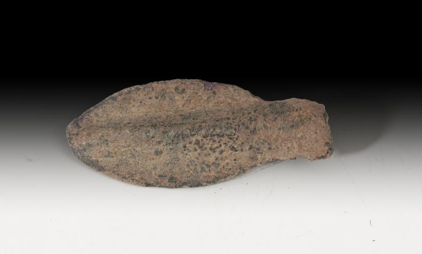 1052   -  PREHISTORIA. Edad de Bronce-Hierro. Punta de jabalina (900-800 a.C.). Bronce. Longitud 6,1 cm..