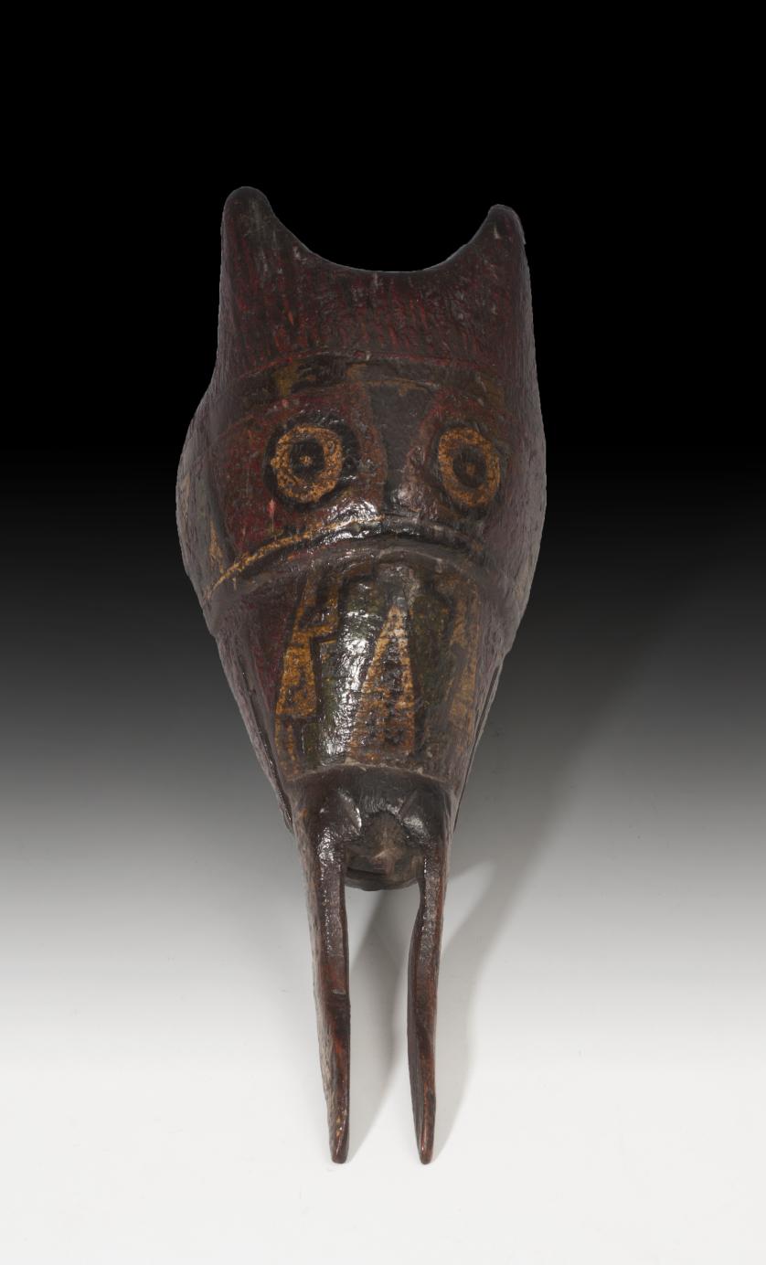1114   -  EDAD MODERNA-CONTEMPORÁNEA. África. Máscara (XVIII-XIX d.C.). Madera policromada. Longitud 27,5 cm..  