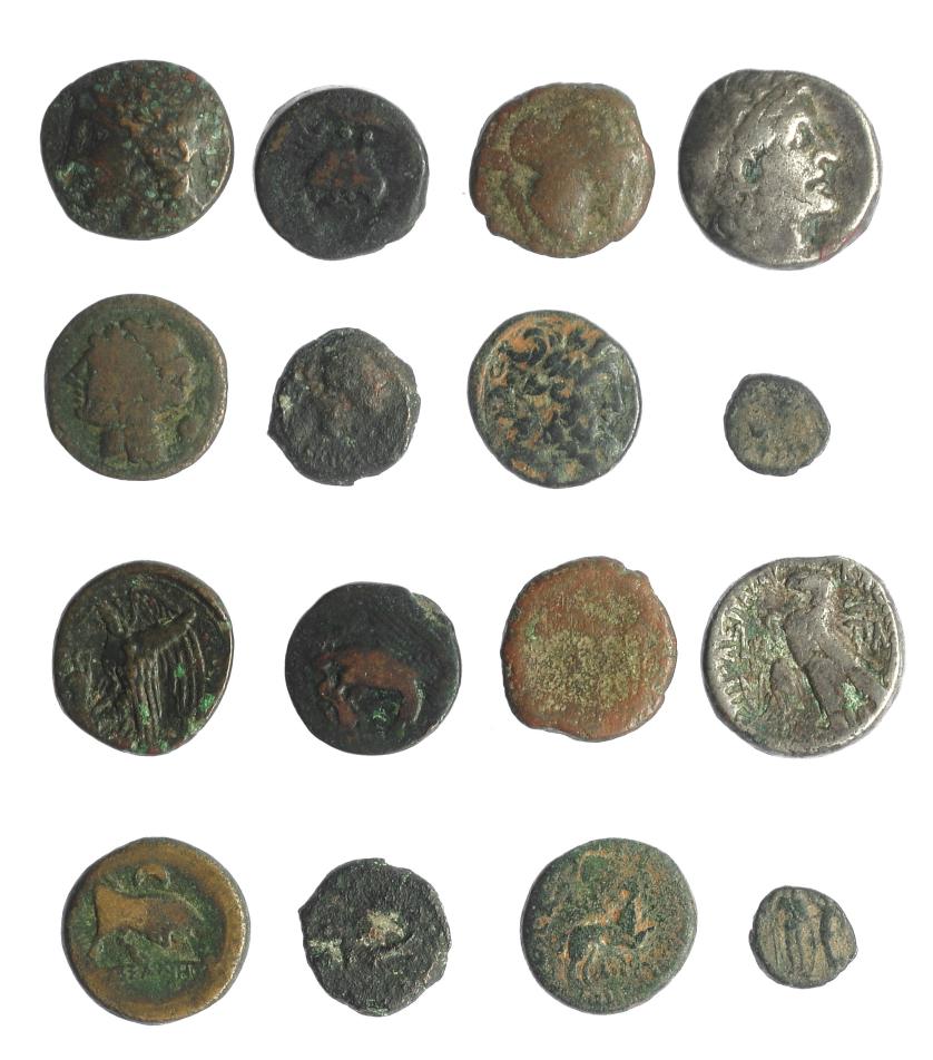178   -  GRECIA ANTIGUA. Lote de 8 monedas: 7 bronces y 1 tetradracma ptolemaica. RC/BC+.