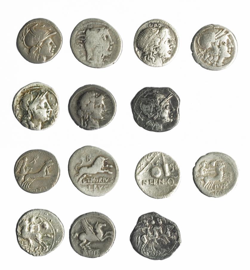 195   -  REPÚBLICA ROMANA. Lote de 7 denarios; Titia, Thoria, Rutilia, Turia, Cornelia, Sergia, Anónimo. BC+/MBC-.