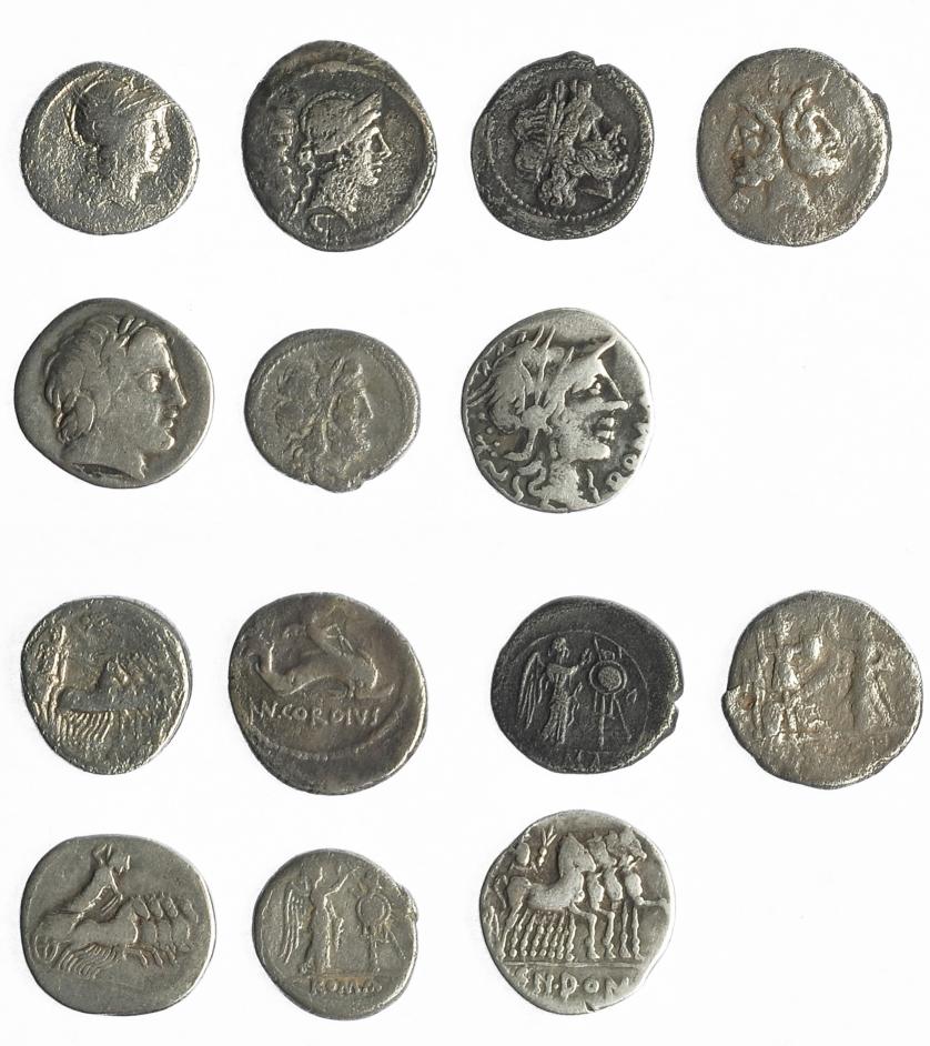197   -  REPÚBLICA ROMANA. Lote de 7 monedas: denarios (5: Cordia, anónimo, Domitia, Furia, Manlia) y victoriatos (2). BC-/BC+.