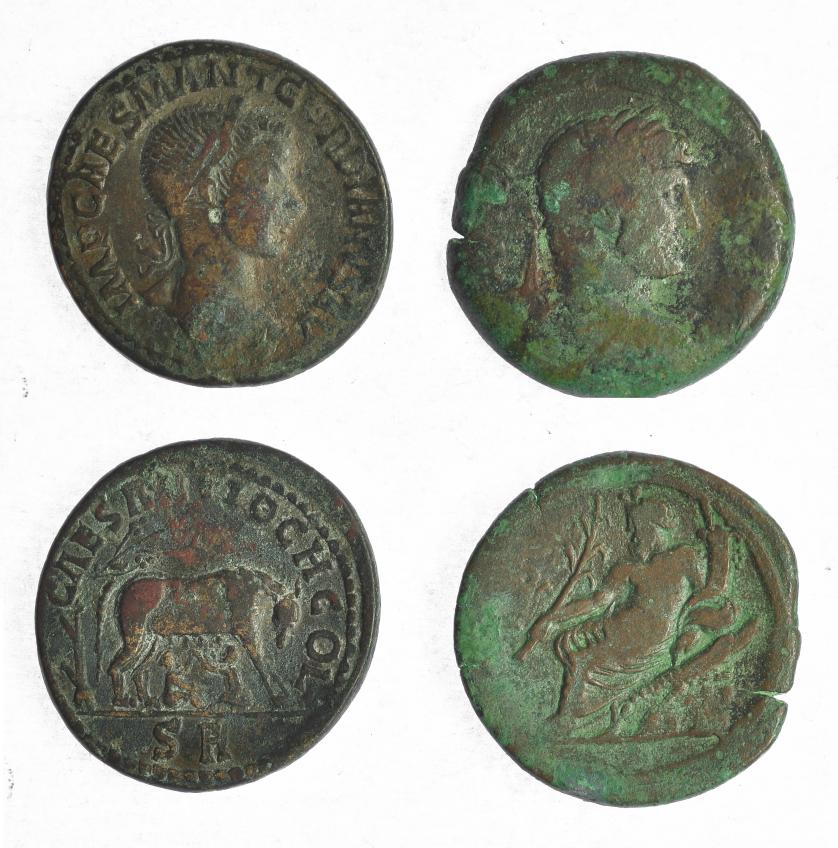 267   -  IMPERIO ROMANO. Lote de 2 bronces provinciales. Adriano y Gordiano III. BC-/BC+.